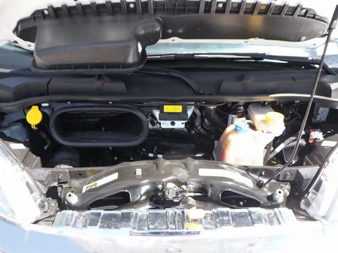 Used 2025 RAM ProMaster 2500 w/ U-Haul Equipment Group FWD image 15