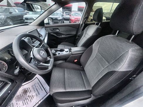 Used 2023 Nissan Rogue SV image 15