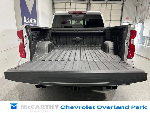 Used 2025 Chevrolet Silverado 1500 High Country w/ Technology Package AWD/4WD image 7