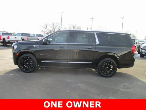 Used 2022 GMC Yukon XL Denali w/ Advanced Technology Package image 8
