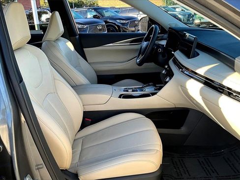 Certified 2025 INFINITI QX60 Luxe image 30