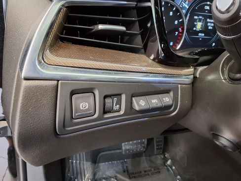 Used 2018 Cadillac XT5 Platinum w/ Driver Assist Package AWD/4WD image 23