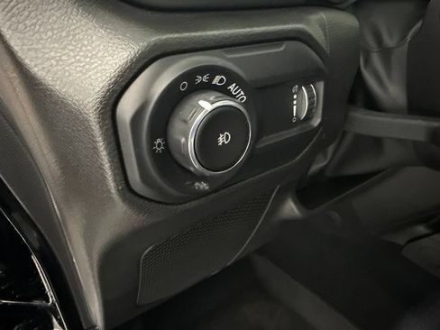 Used 2023 Jeep Wrangler Unlimited Sahara w/ LED Lighting Group AWD/4WD image 18
