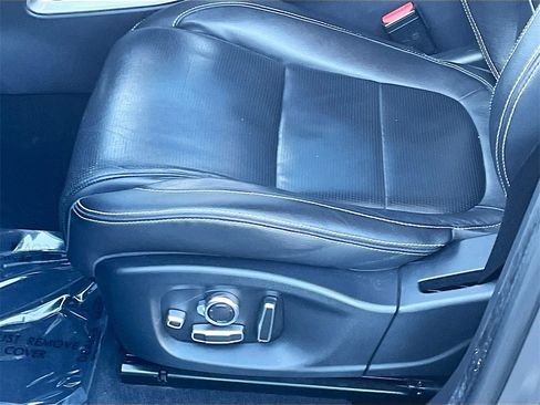 Used 2019 Jaguar F-PACE S image 19