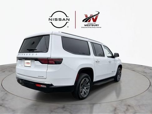 Used 2024 Jeep Wagoneer L Series II w/ Flexible Seating Group AWD/4WD image 5