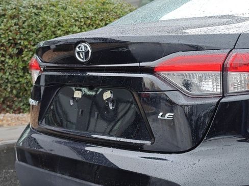 Used 2025 Toyota Corolla LE image 34