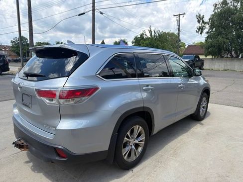 Used 2015 Toyota Highlander XLE AWD/4WD image 7