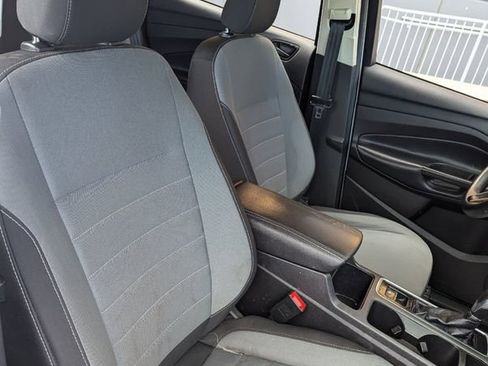 Used 2019 Ford Escape S image 21