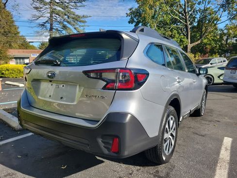 Certified 2022 Subaru Outback image 3