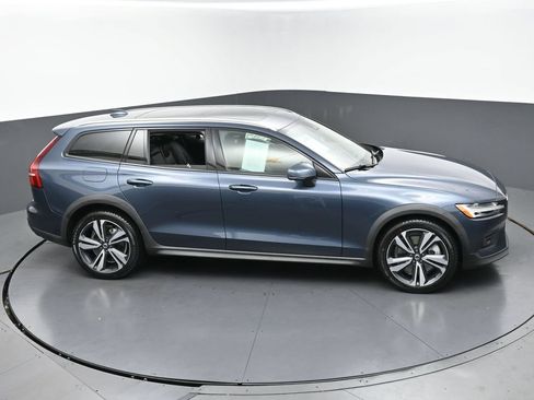 Used 2023 Volvo V60 B5 Cross Country Plus w/ Climate Package AWD/4WD image 40