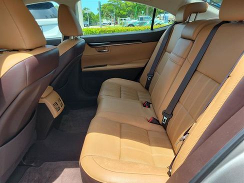 Used 2016 Lexus ES 350 w/ Luxury Package w/Wood Trim FWD image 24