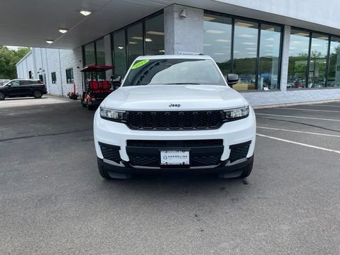 Used 2023 Jeep Grand Cherokee L Altitude AWD/4WD image 2