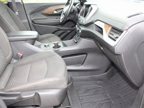 Used 2020 GMC Terrain SLE w/ Driver Convenience Package image 17