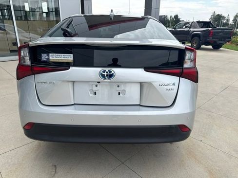 Used 2022 Toyota Prius XLE FWD image 6