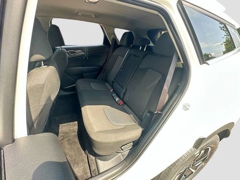 Certified 2025 Kia Sportage LX AWD/4WD image 23