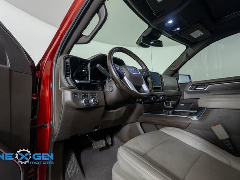 Used 2023 GMC Sierra 1500 SLT AWD/4WD image 10