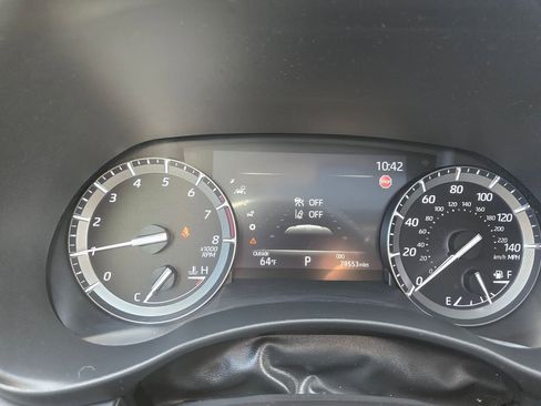 Used 2021 Toyota Highlander XLE image 20