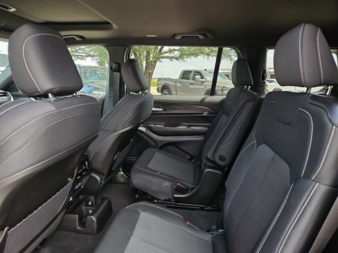 New 2026 Jeep Grand Cherokee L 4WD image 19