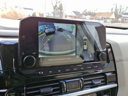 New 2025 Nissan Pathfinder SL image 13