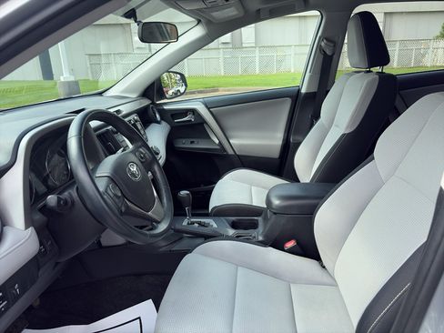 Used 2016 Toyota RAV4 XLE AWD/4WD image 9
