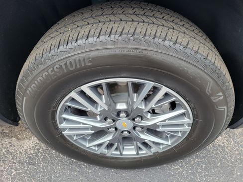 Certified 2024 Chevrolet Traverse LT w/ Trailering Package FWD image 38