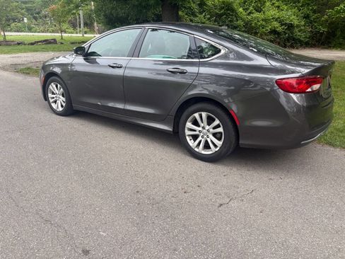 Used 2015 Chrysler 200 Limited w/ Convenience Group FWD image 6