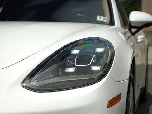 Used 2021 Porsche Panamera 4 AWD/4WD image 8