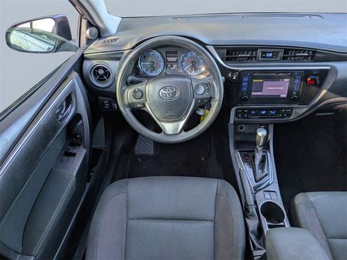 Used 2019 Toyota Corolla LE image 14