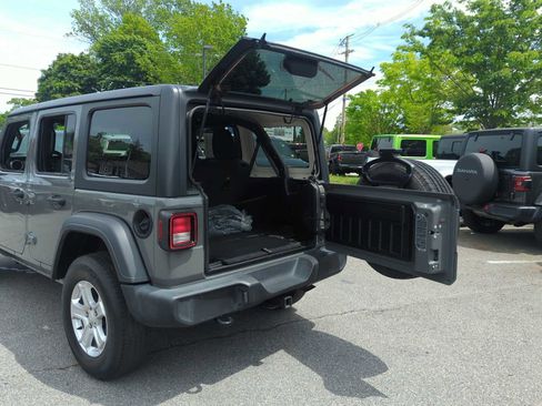 Used 2021 Jeep Wrangler Unlimited Sport AWD/4WD image 32