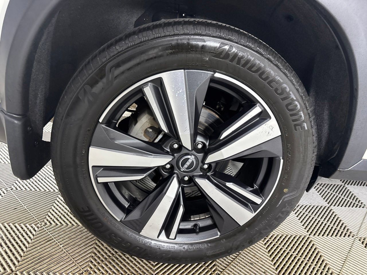 Used 2023 Nissan Rogue Platinum w/ Platinum Premium Package AWD/4WD image 37