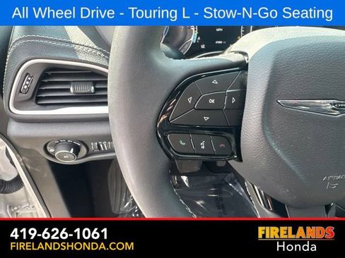 Used 2023 Chrysler Pacifica Touring-L w/ S Appearance Package AWD/4WD image 18