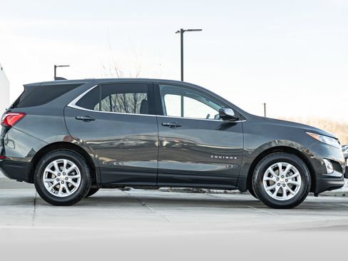 Used 2018 Chevrolet Equinox LT image 3