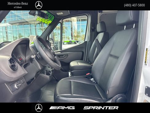 Used 2025 Mercedes-Benz Sprinter 2500 image 13