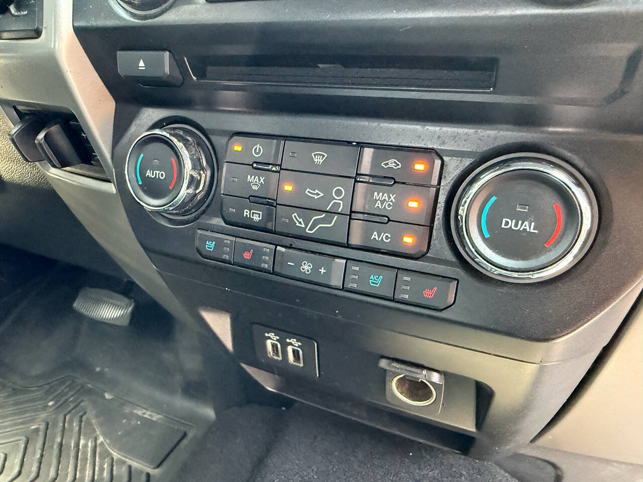 Used 2019 Ford F250 Lariat w/ Chrome Package AWD/4WD image 19