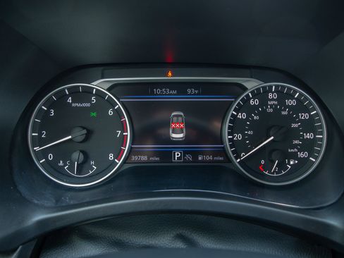 Used 2025 Nissan Sentra SV FWD image 20