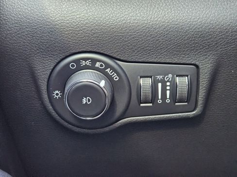 New 2026 Jeep Compass Latitude image 23