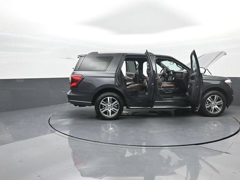 Used 2022 Ford Expedition Limited AWD/4WD image 43