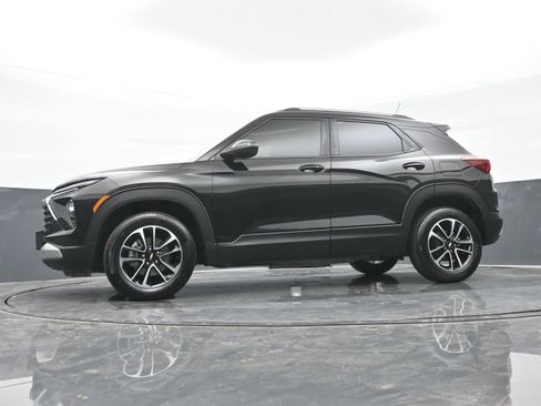 Used 2024 Chevrolet TrailBlazer LT w/ LT Cold Weather Package image 40