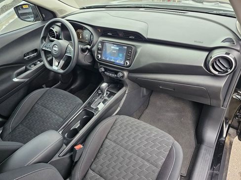 Used 2022 Nissan Kicks SV image 15