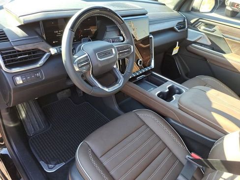 New 2026 GMC Acadia Denali Ultimate w/ LPO, Floor Liner Package image 14