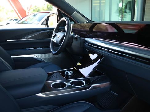 Used 2025 Cadillac Escalade IQ Sport 2 w/ LPO, ONYX Package image 43