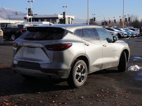 Used 2025 Chevrolet Blazer LT image 4