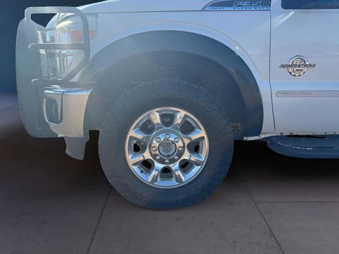 Used 2015 Ford F350 Lariat w/ Lariat Interior Package image 14