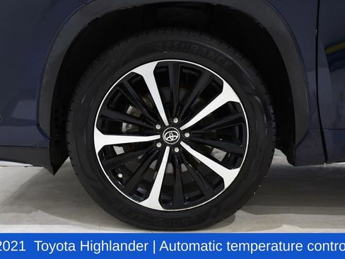 Used 2021 Toyota Highlander XSE image 6