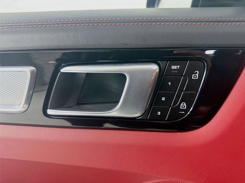 Certified 2022 Porsche Cayenne Platinum Edition image 7