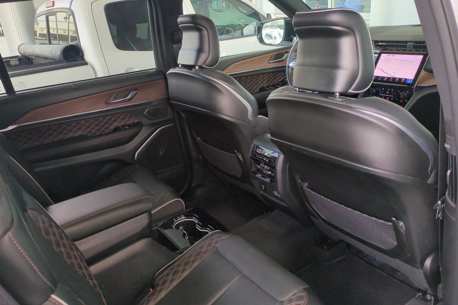 Used 2024 Jeep Grand Cherokee L Summit w/ Advanced Protech Group IV AWD/4WD image 18