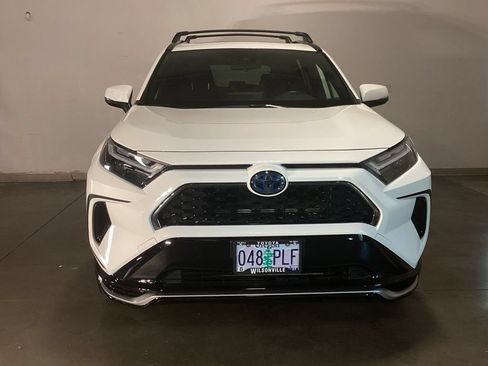 Used 2023 Toyota RAV4 SE w/ Weather & Moonroof Package AWD/4WD image 19