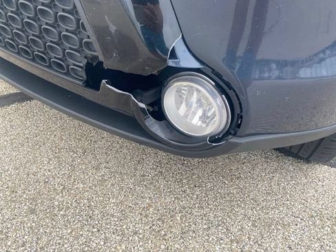 Used 2016 Kia Soul + FWD image 11