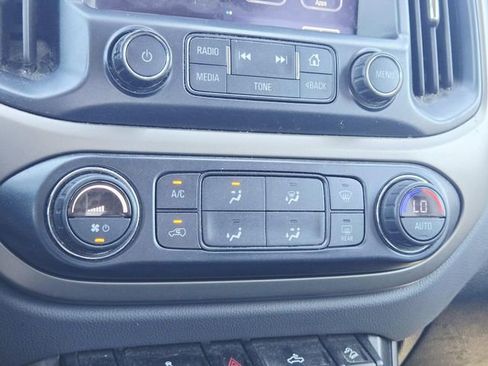 Used 2017 Chevrolet Colorado Z71 AWD/4WD image 16