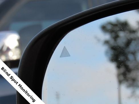 Used 2019 Jeep Cherokee Trailhawk w/ Cold Weather Group image 20